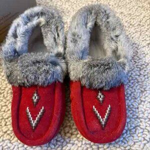 NWT Manitobah Tipi Suede Moccasin